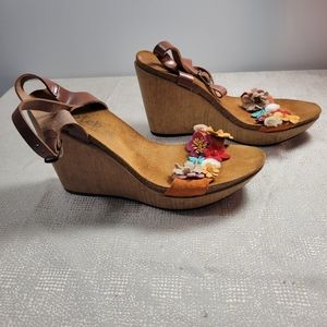18130 BioStep HIGH WEDGE SANDAL WITH FLOWERS, Size 10M Made in Spain